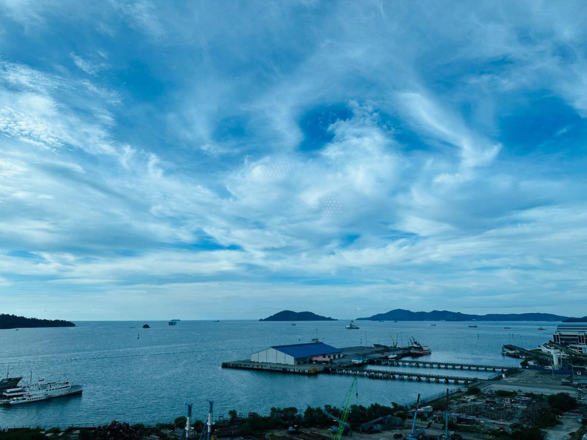 Jesselton Quay - Suite 1 By Staycation Suites Kk Kota Kinabalu Extérieur photo