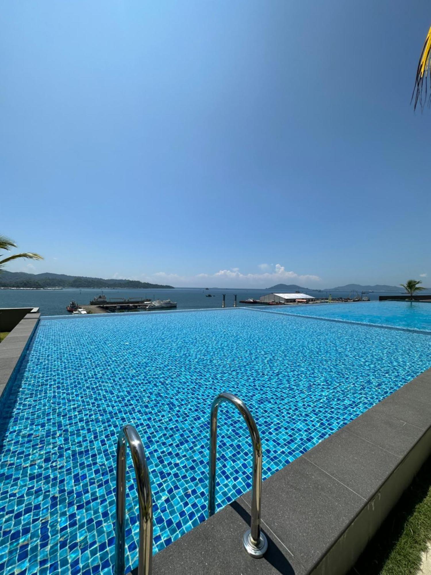 Jesselton Quay - Suite 1 By Staycation Suites Kk Kota Kinabalu Extérieur photo